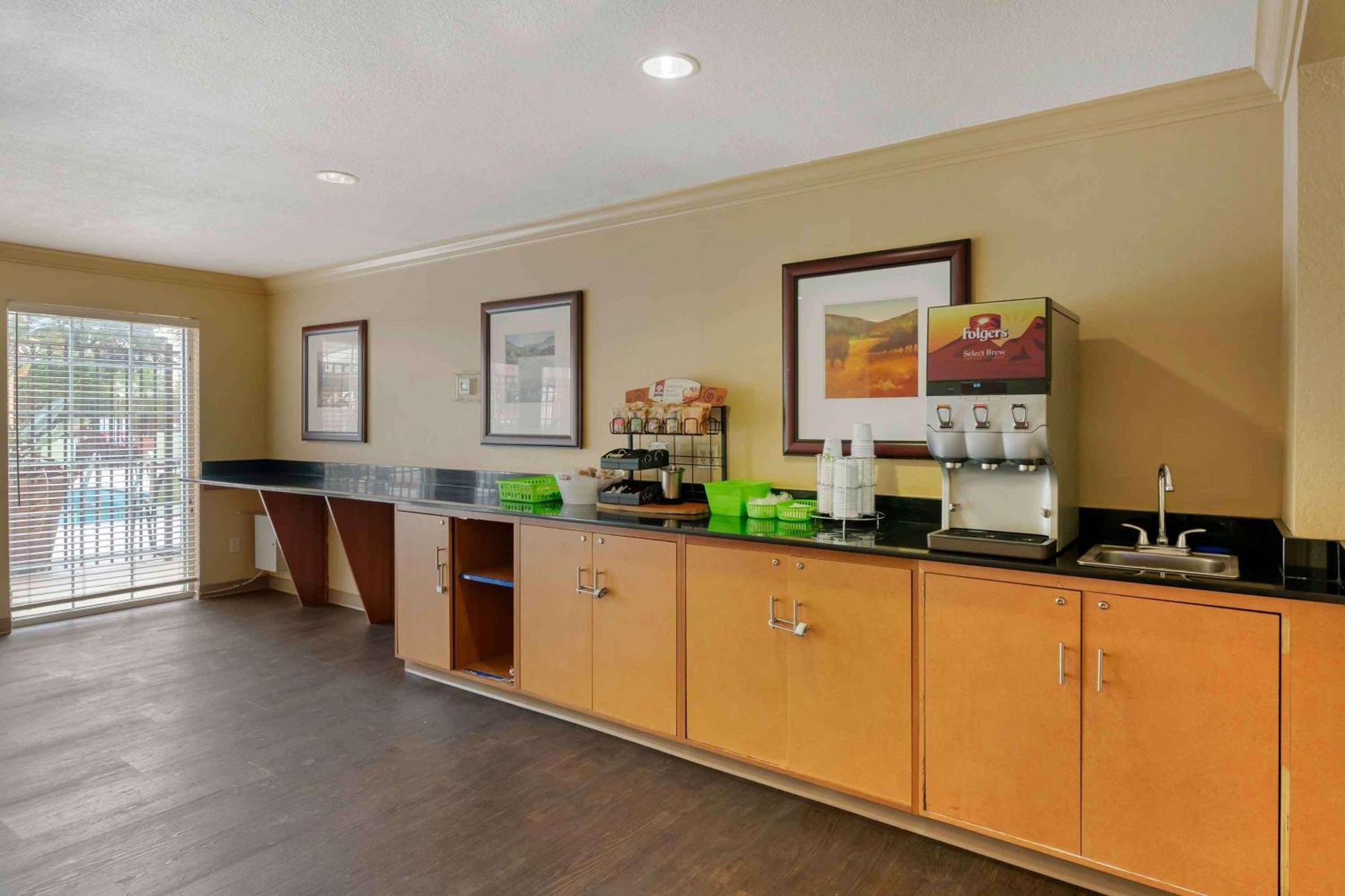 Extended Stay America Suites - Orlando - Convention Center - 6443 Westwood Williamsburg Eksteriør billede